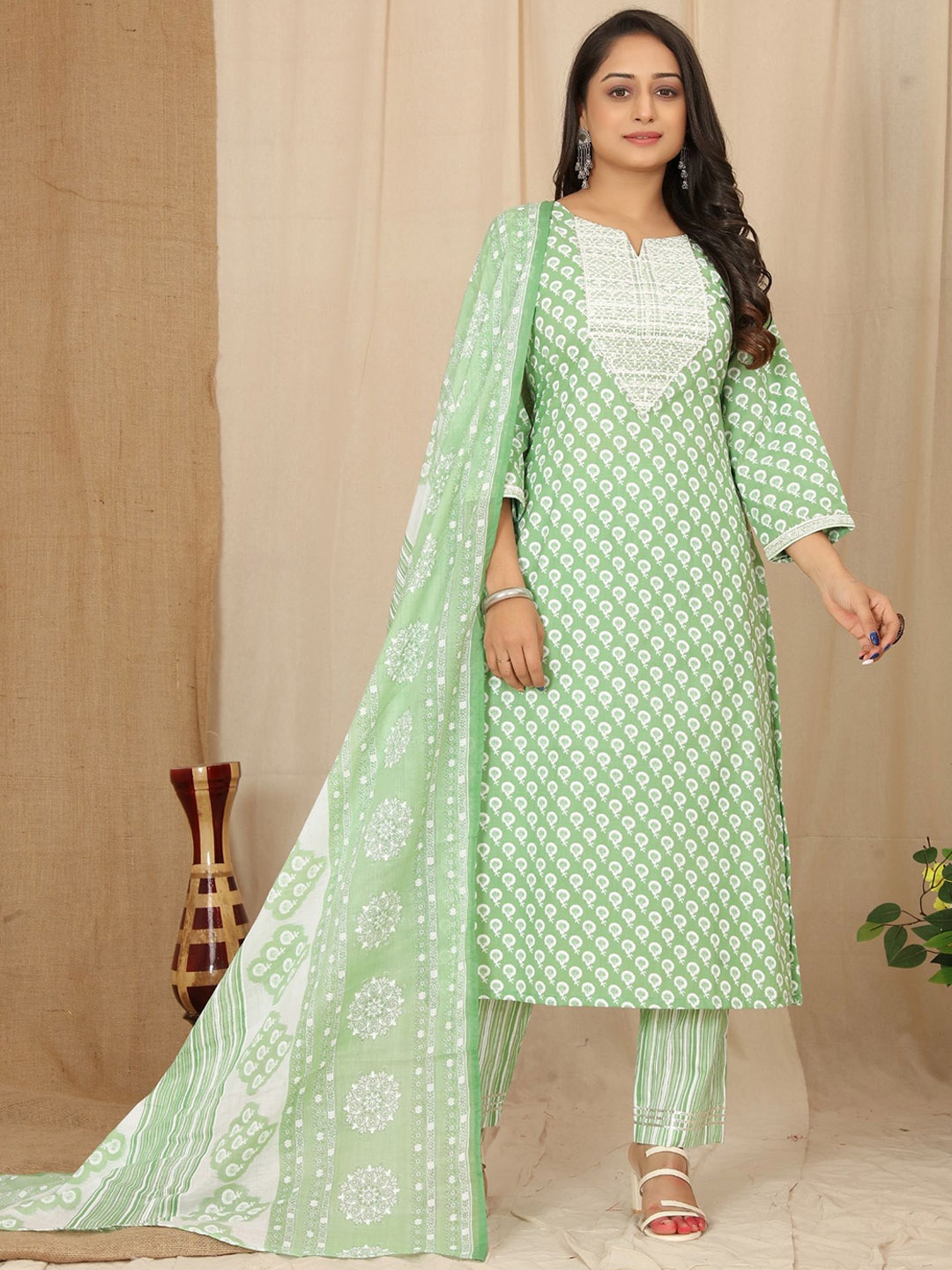 

KALINI Ethnic Motifs Embroidered Regular Gotta Patti Kurta with Trousers & Dupatta, Green