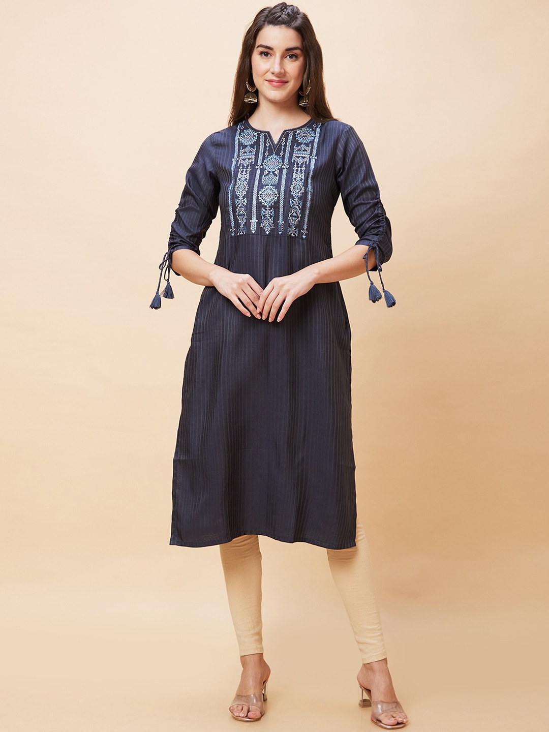 

Globus Geometric Embroidered Yoke Design Round Neck With Straight Kurta, Blue