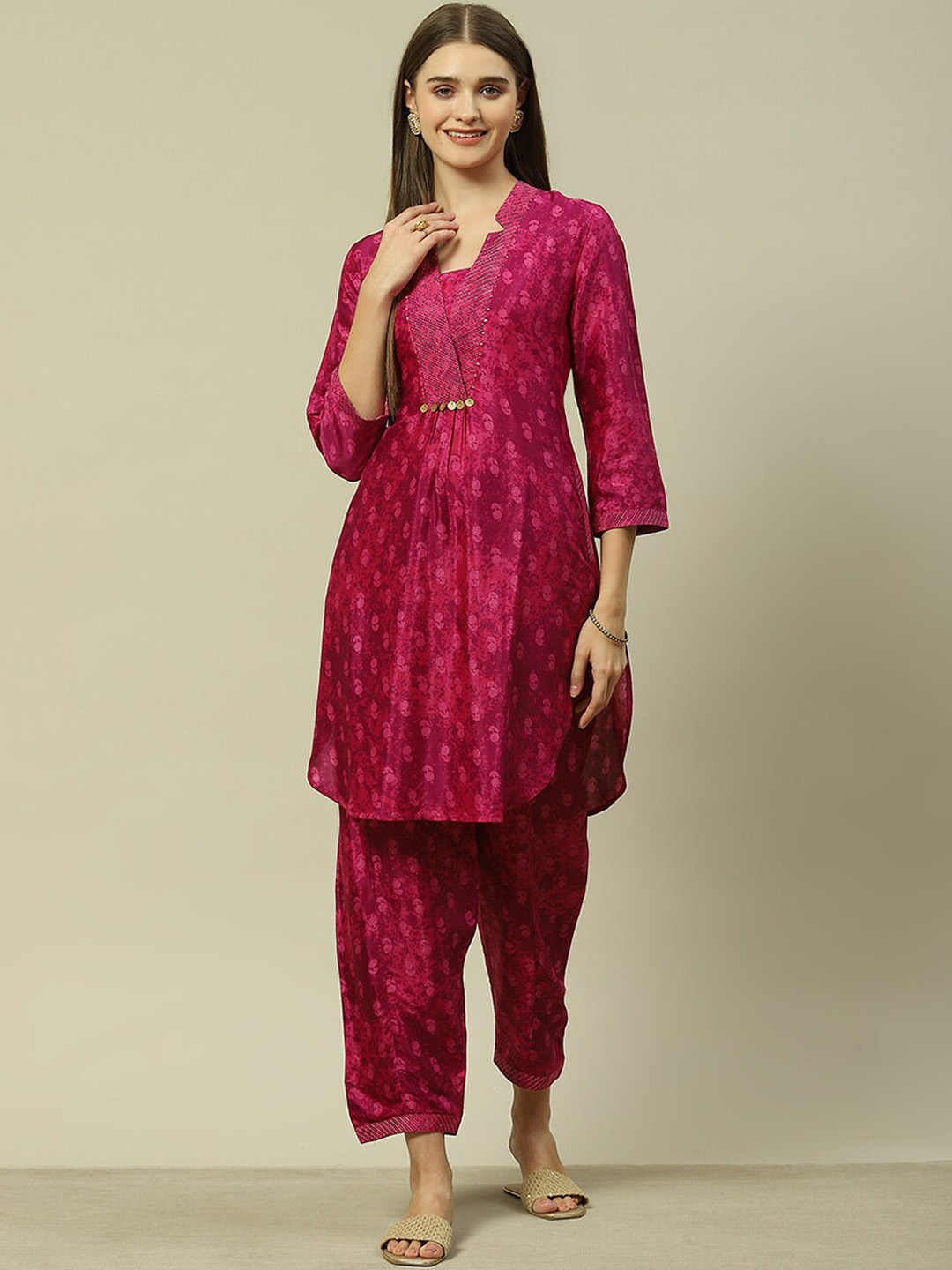 

Rangriti Ethnic Motifs Printed Regular Kurta with Trousers, Pink
