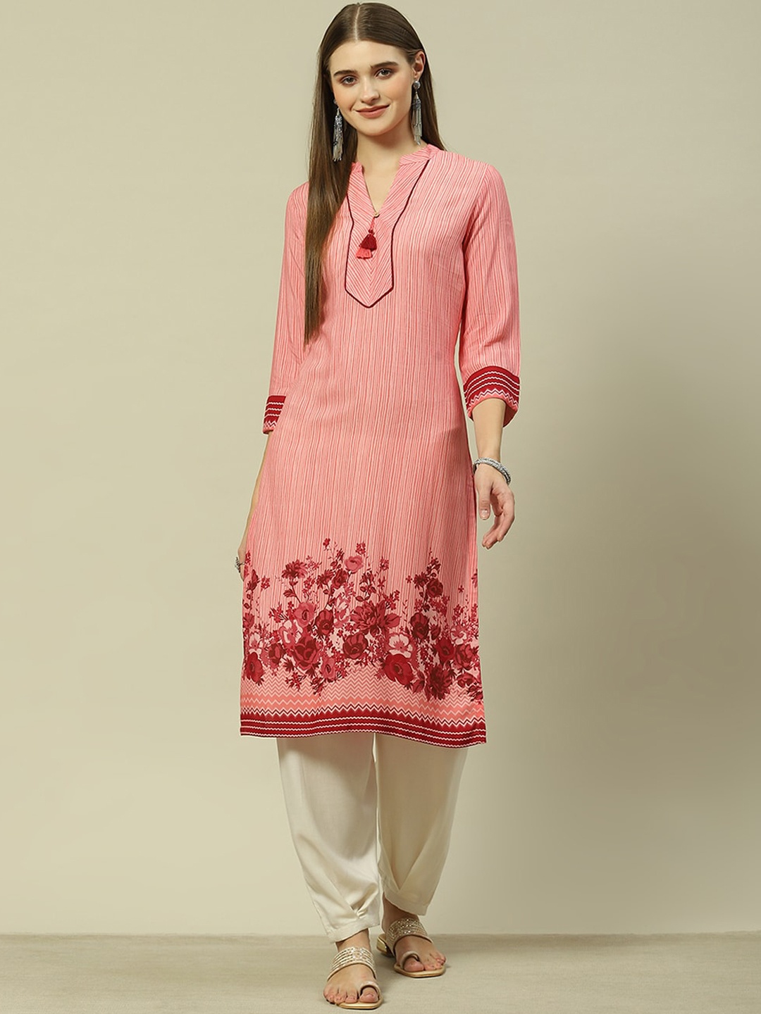 

Rangriti Embroidered Sequinned Straight Kurta, Peach