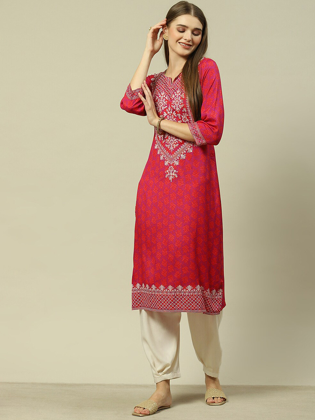 

Rangriti Women Purple Geometric Embroidered Sequinned Kurta