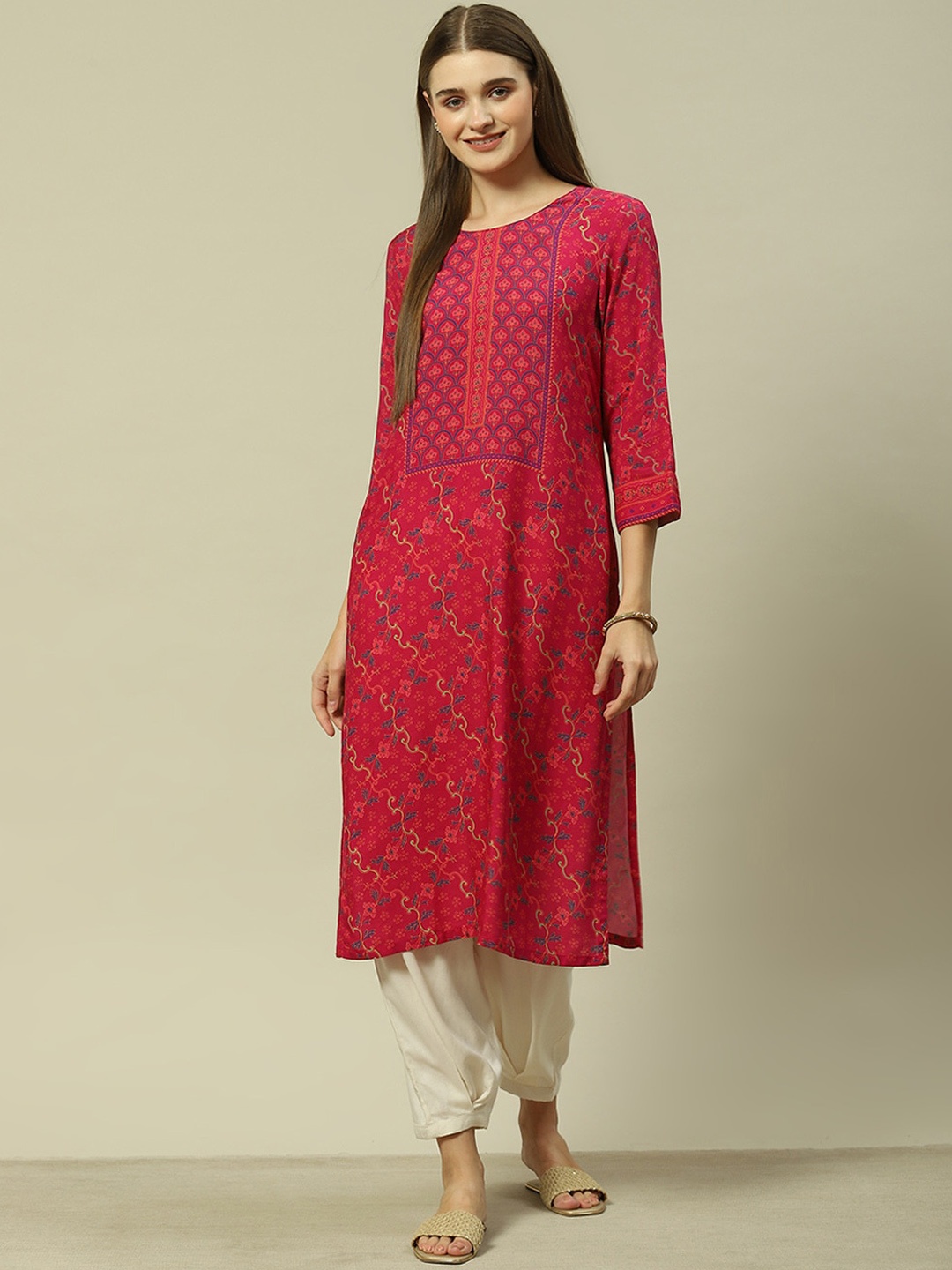 

Rangriti Floral Printed Round Neck Straight Kurta, Pink
