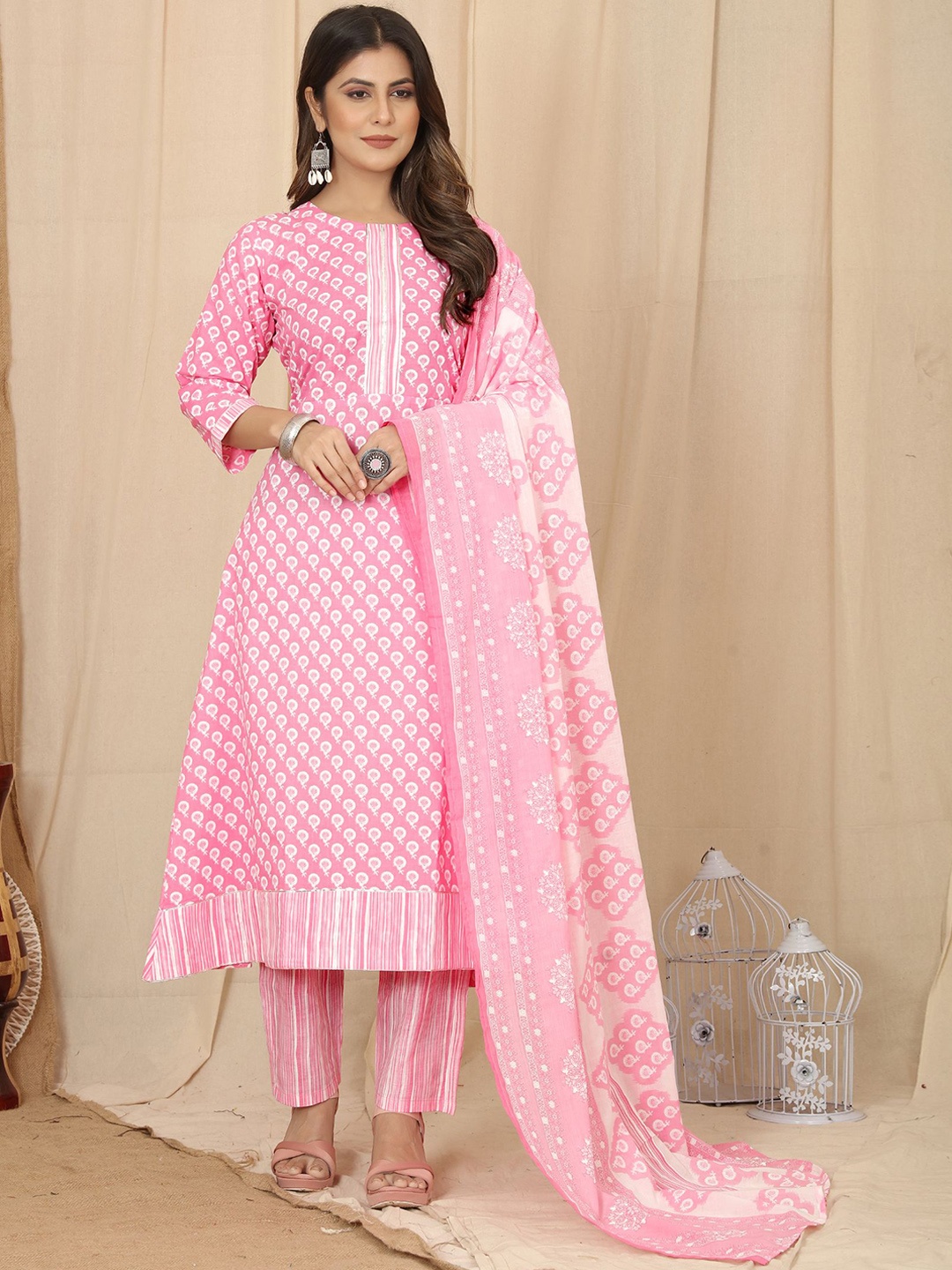 

PREMROOP- THE STYLE YOU LOVE Ethnic Motifs Printed Kurta with Trousers & With Dupatta, Pink
