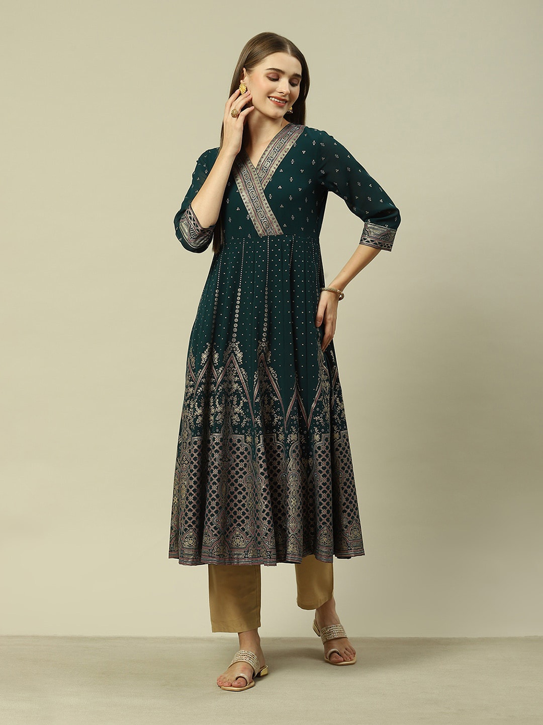 

Rangriti Ethnic Motifs Printed V-Neck Anarkali Kurta, Green