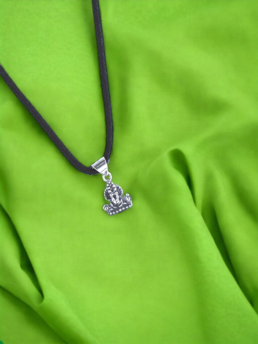 

Taraash Kids 925 Sterling Silver Tirupati Balaji Pendant