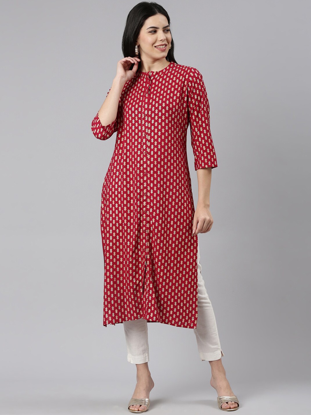 

Neerus Geometric Printed Band Collar Kurta, Maroon