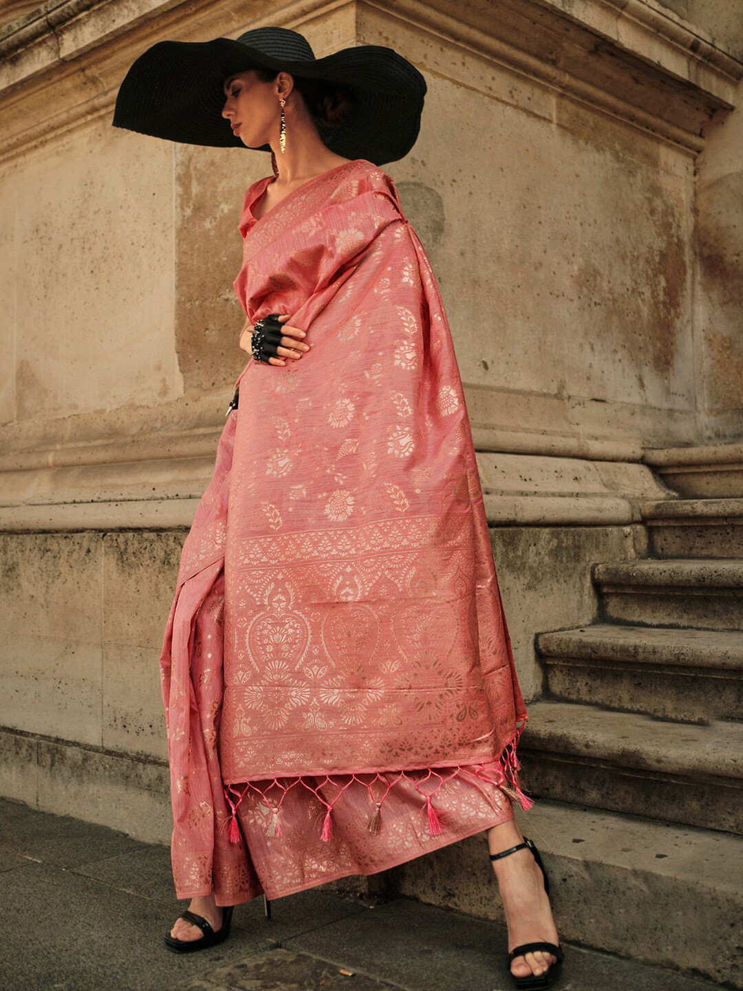 

Mitera Pink & Gold-Toned Ethnic Motifs Woven Design Zari Banarasi Saree