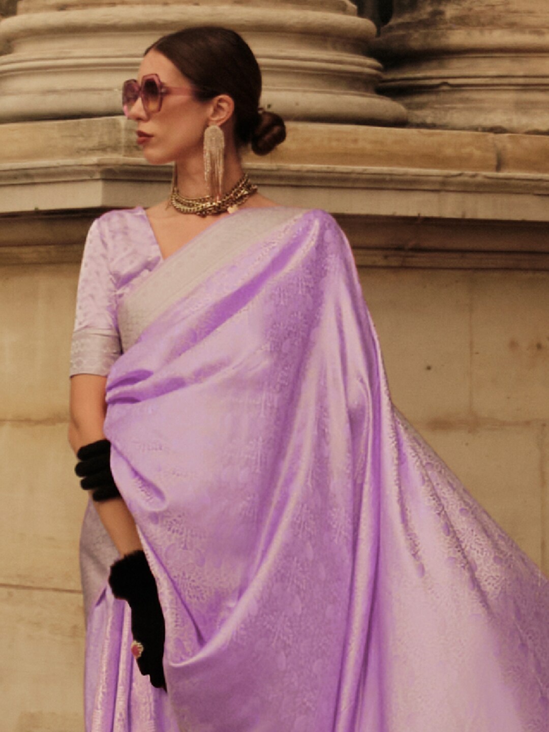 

Mitera Woven Design Zari Satin Banarasi Saree, Lavender