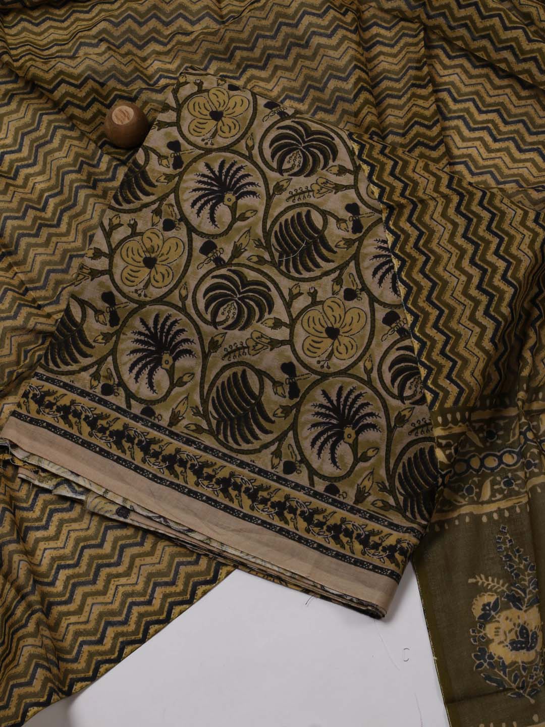

Meena Bazaar Ethnic Motifs Printed Unstitched Dress Material, Green