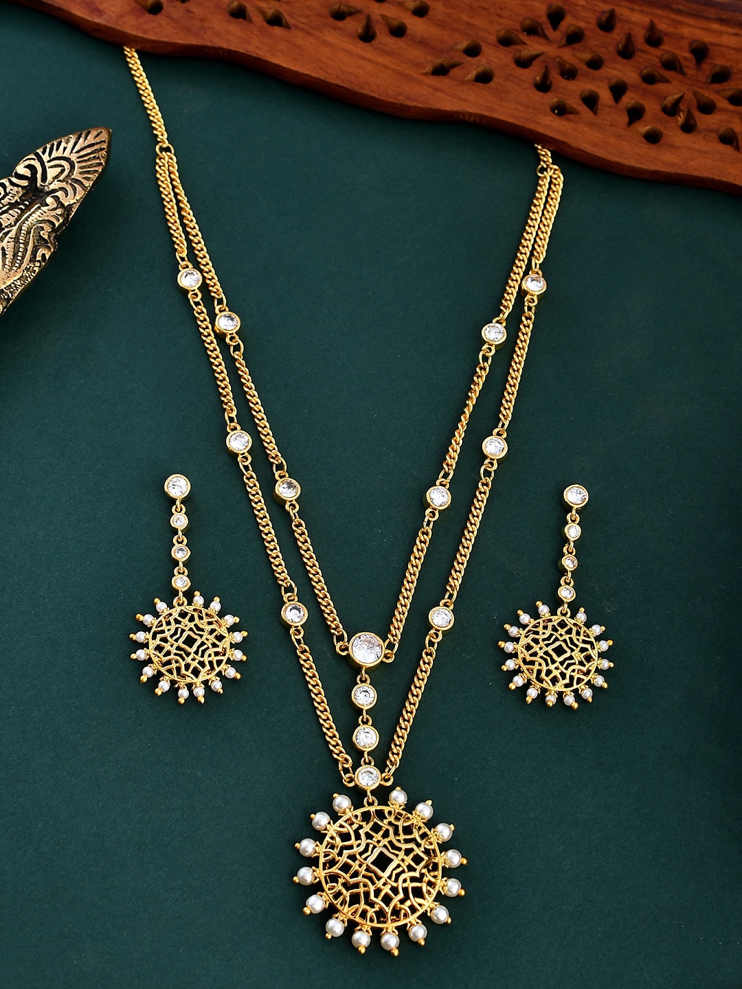 

Voylla Nazakat Nazia Gold-Plated Pearl Beaded & Stone Studded Necklace Set