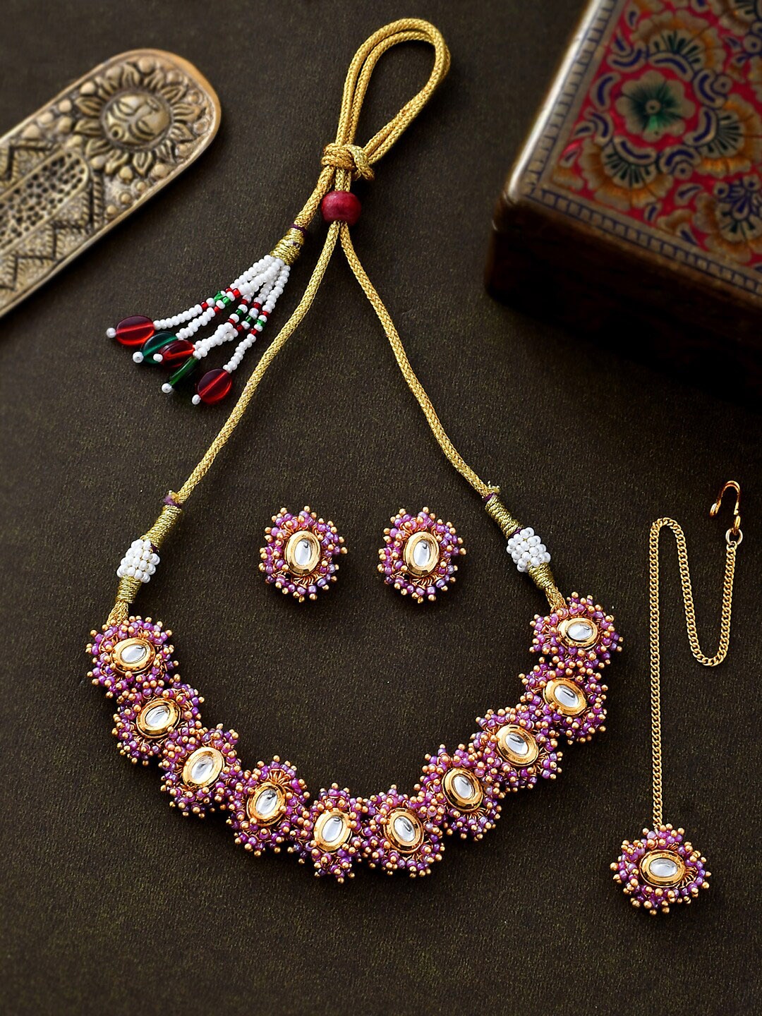 

Voylla Women Veerangana Gold-Plated Artificial Pearls & Kundan Studded Jewellery Set