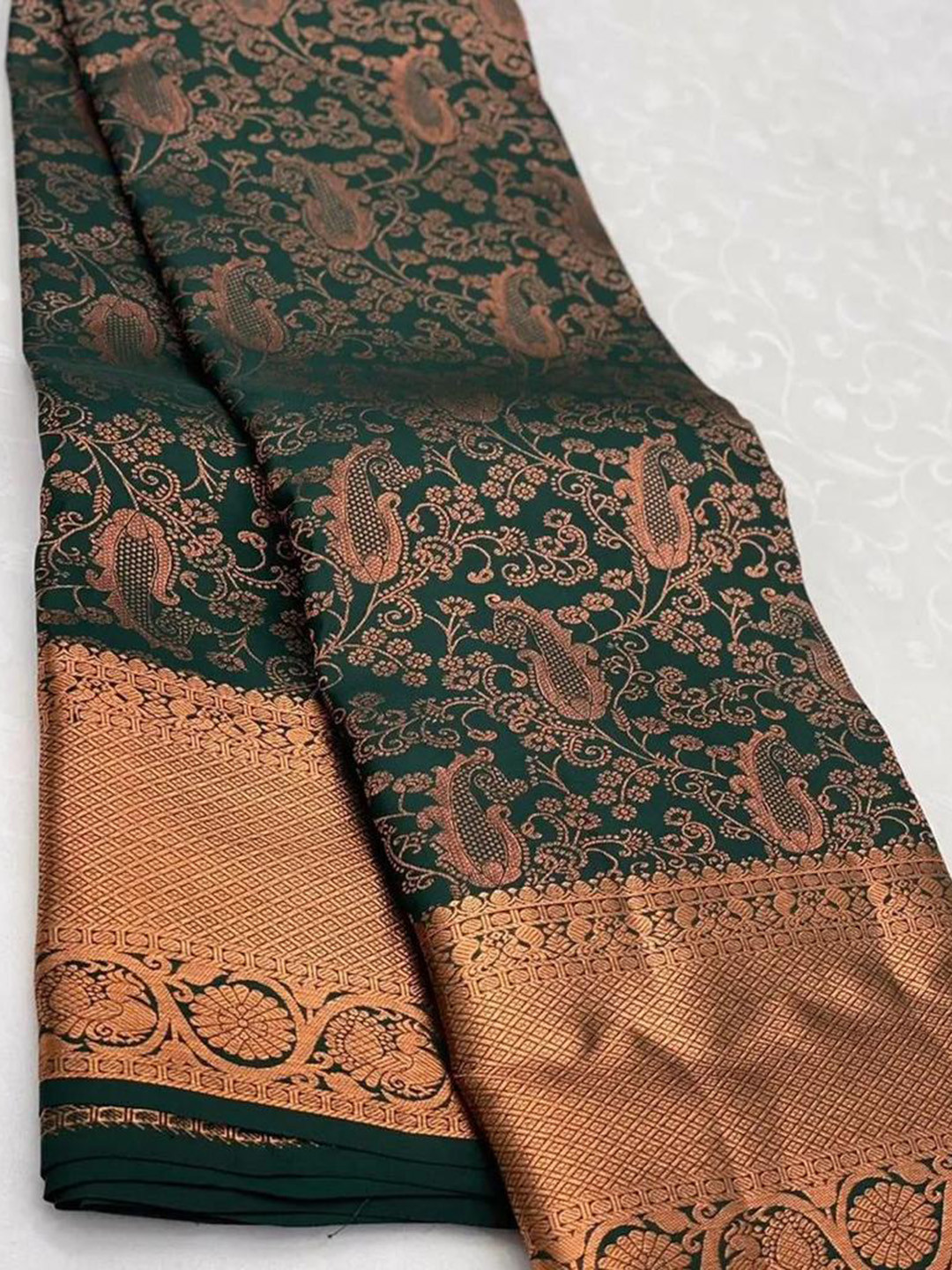 

MORLY Ethnic Motifs Woven Design Zari Kanjeevaram Saree, Teal