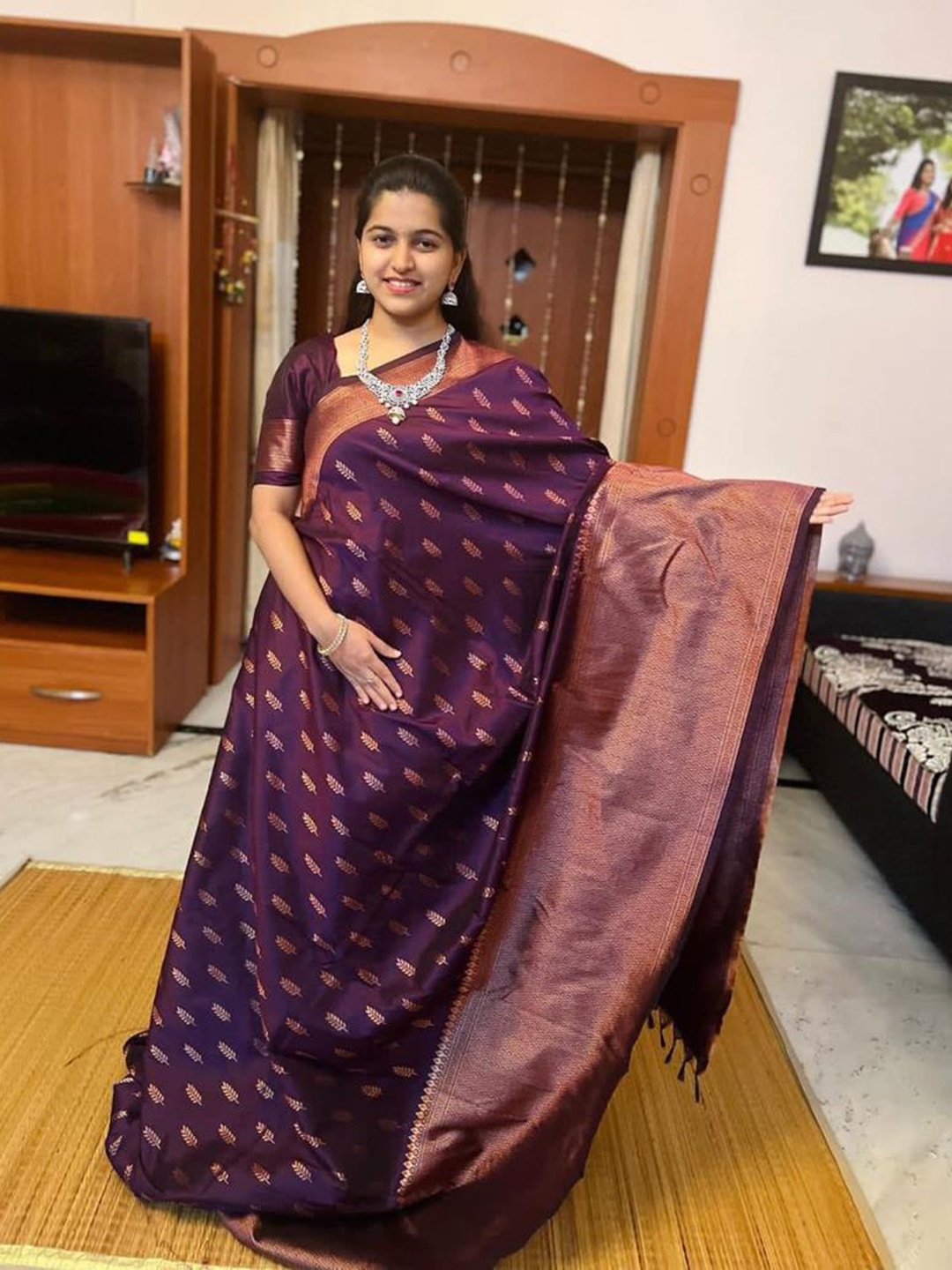 

MORLY Floral Woven Design Zari Kanjeevaram Saree, Lavender