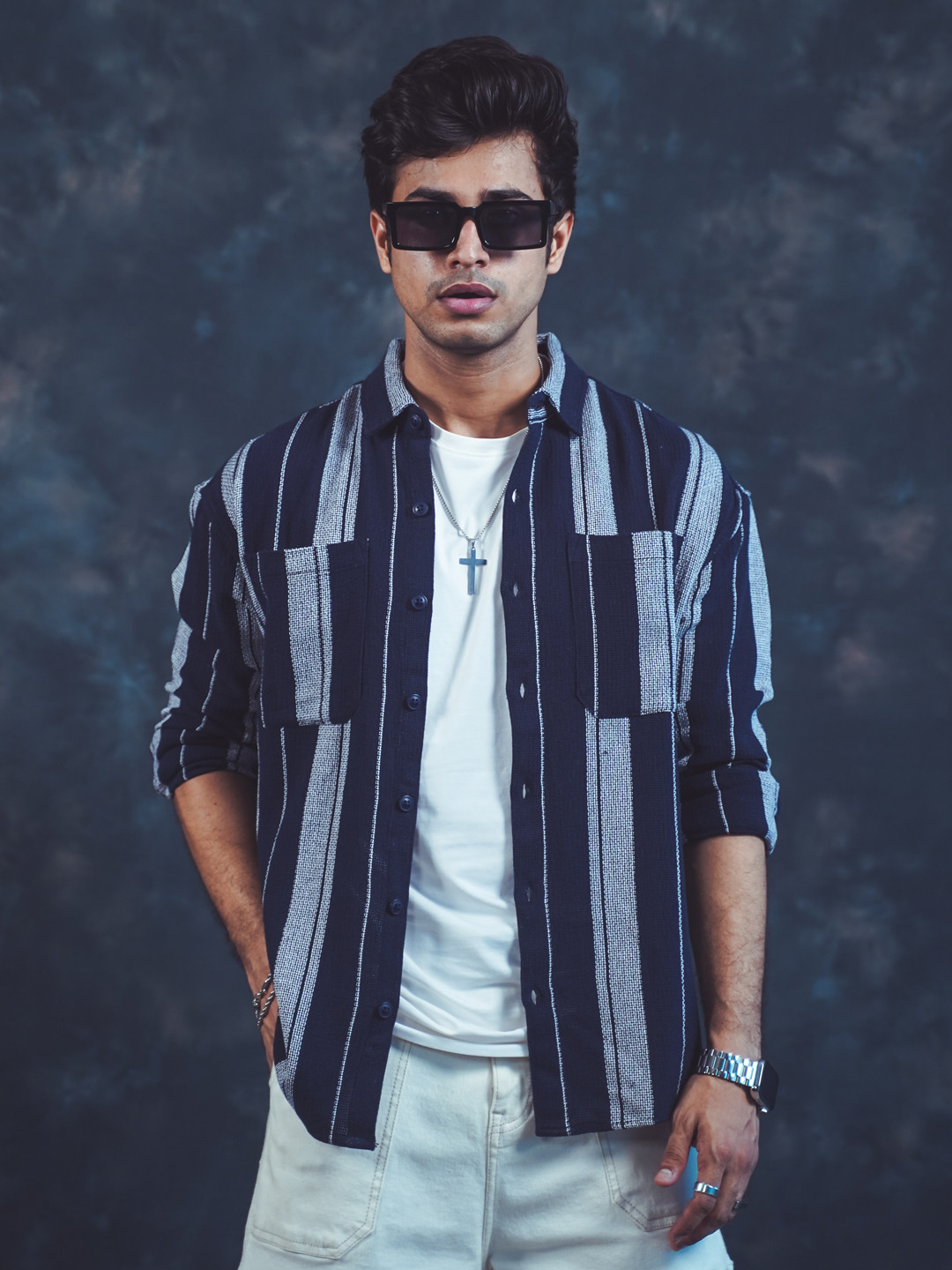 

Powerlook Navy Blue India Slim Oversized Vertical Stripes Casual Shirt