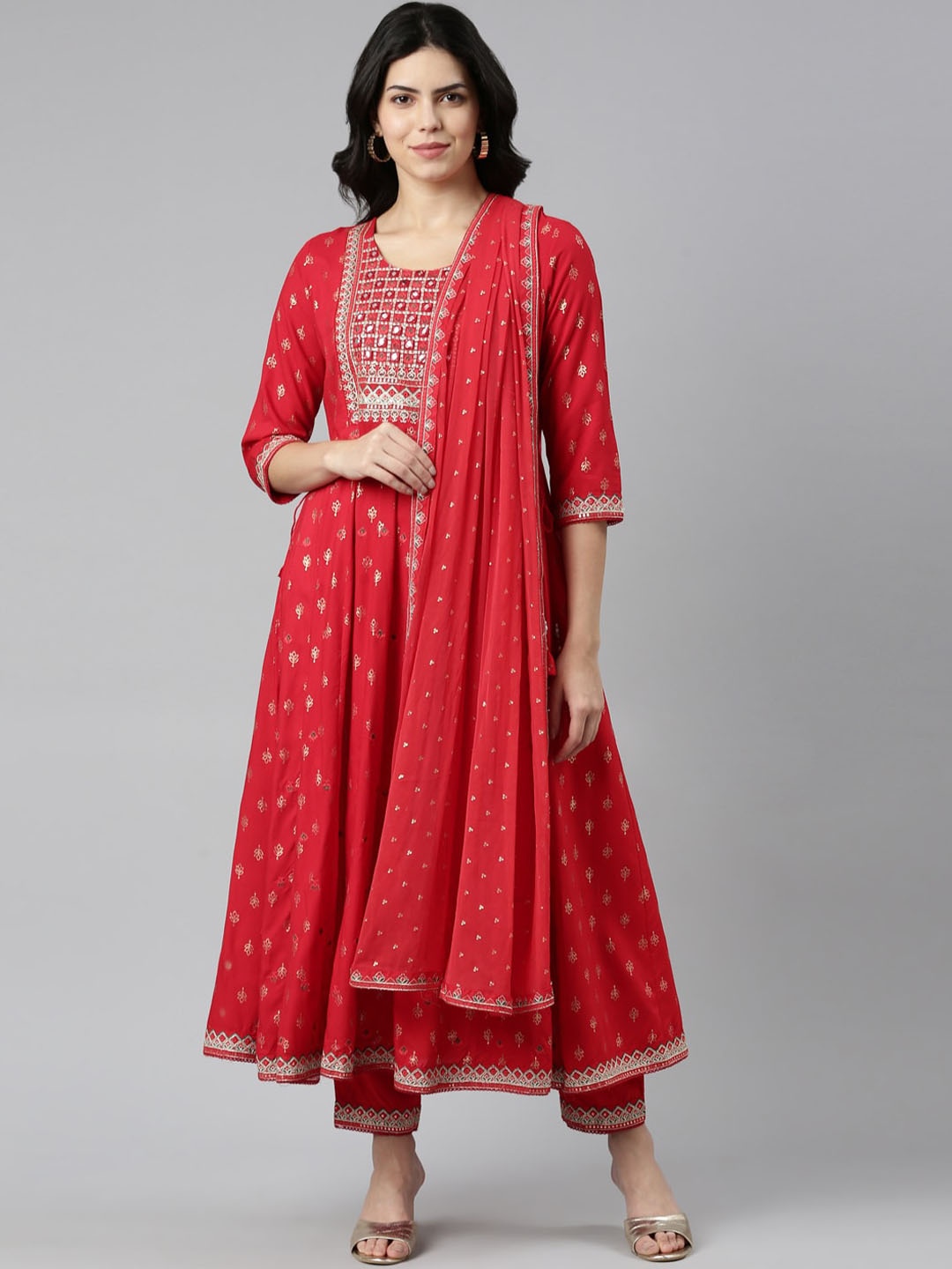 

Neerus Floral Printed Regular Thread Work Kurta with Trousers & With Dupatta, Red