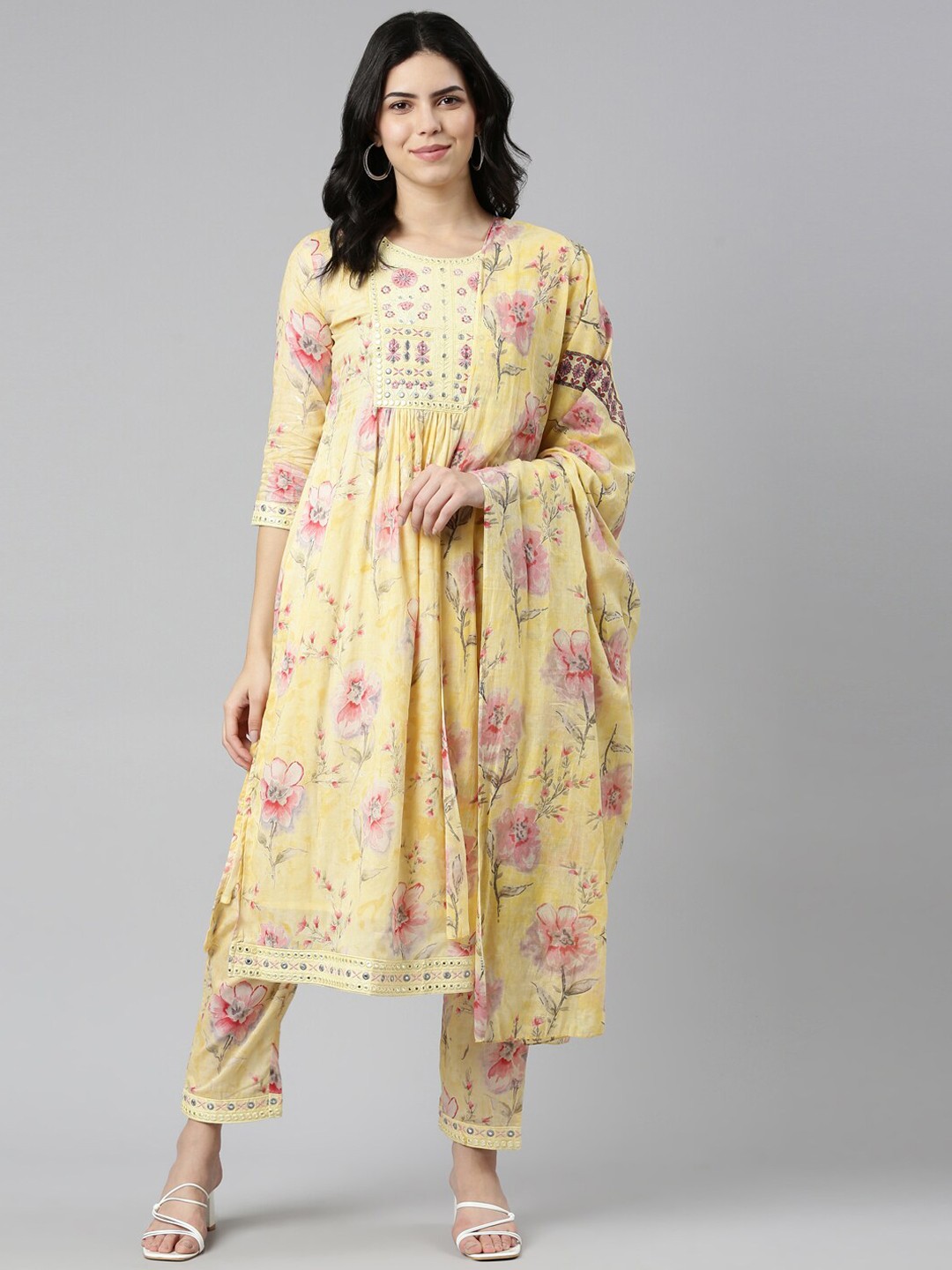 

Neerus Floral Printed Round Neck Three-Quarter Sleeve Straight Kurta Set With Dupatta, Yellow