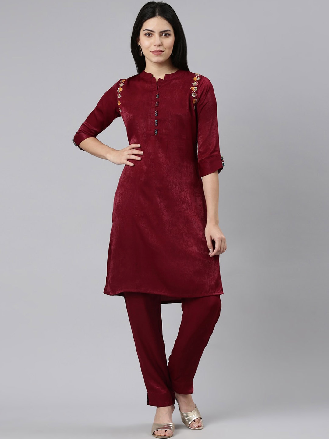 

Neerus Floral Embroidered Mandarin Collar Thread Work Satin Kurta with Trousers, Magenta