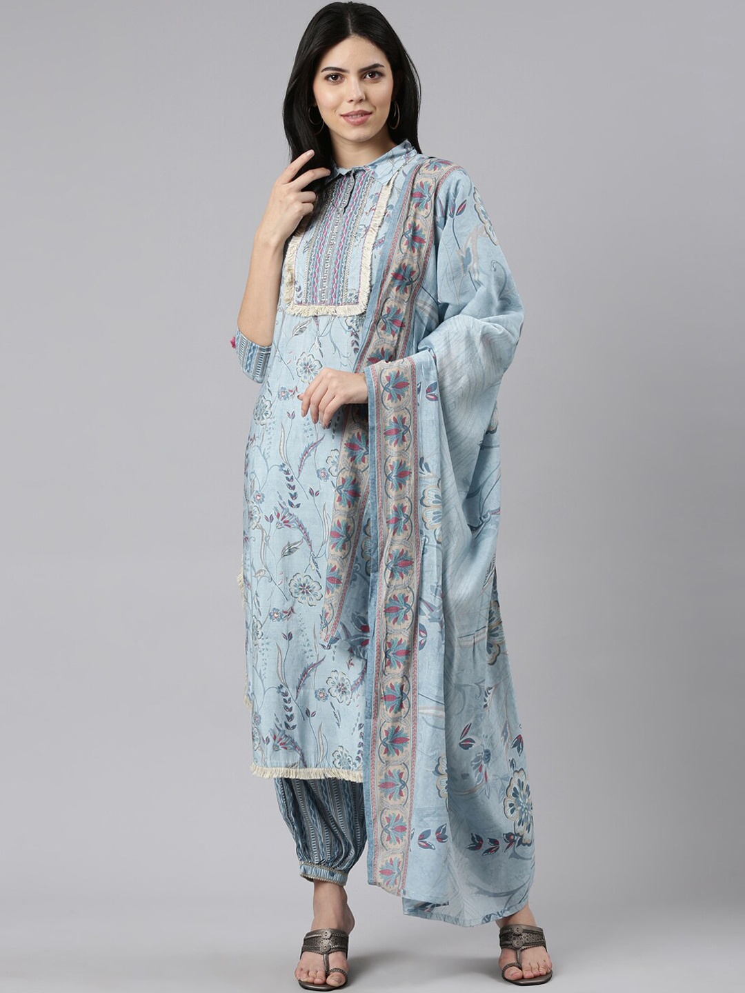 

Neerus Ethnic Motifs Printed Thread Work Kurta with Salwar & Dupatta, Blue