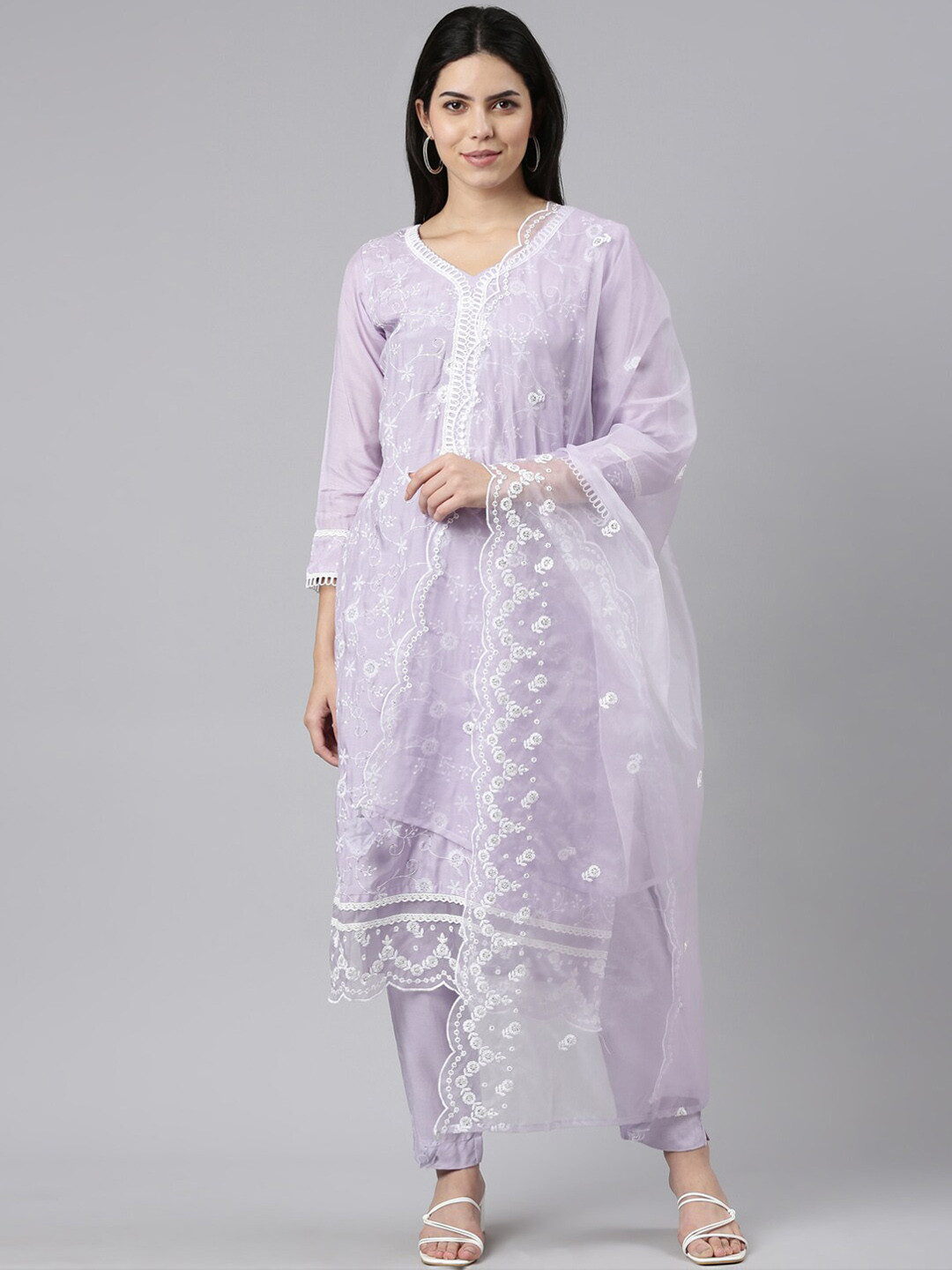 

Neerus Floral Embroidered V-Neck Three-Quarter Sleeve Straight Kurta Sets With Dupatta, Lavender