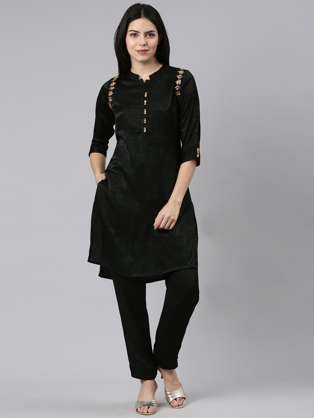 

Neerus Embroidered Mandarin Collar Short Sleeve Straight Satin Kurta Set, Black