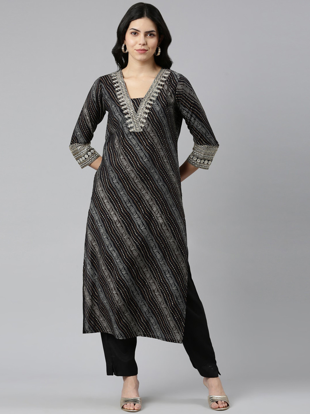 

Neerus Bandhani Printed Sequinned Kurta & Trousers, Black