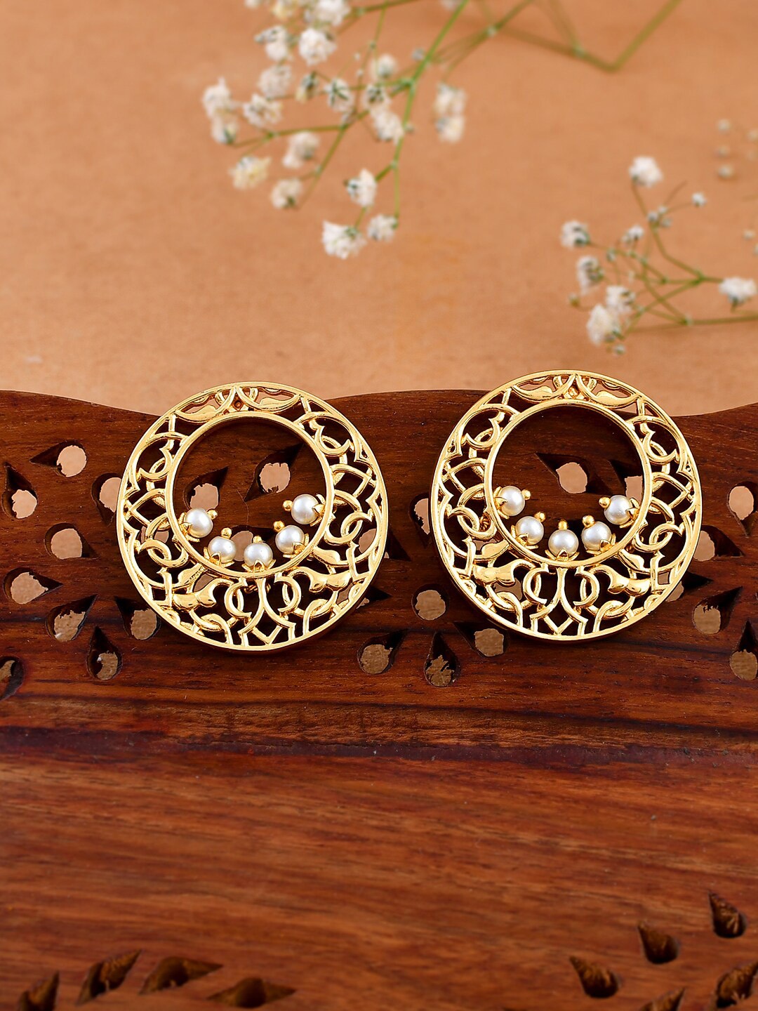 

Voylla Nazakat Sharmeeli Gold-Plated Contemporary Oversized Stud Earrings