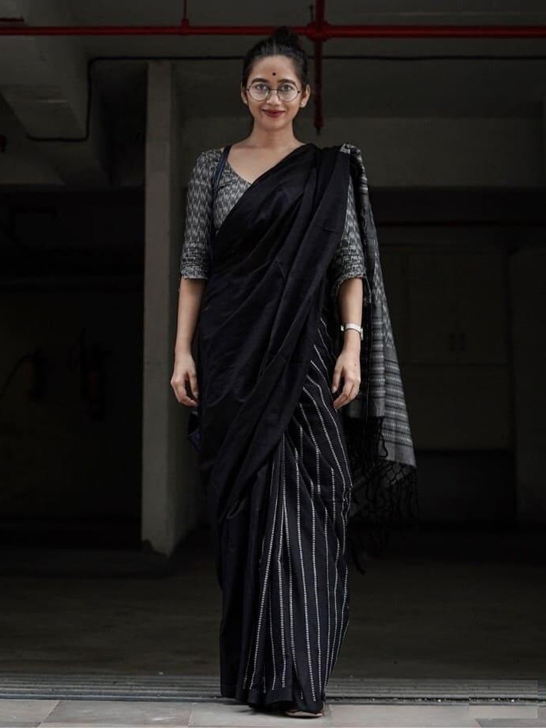 

MORLY Woven Design Kanjeevaram Saree, Black