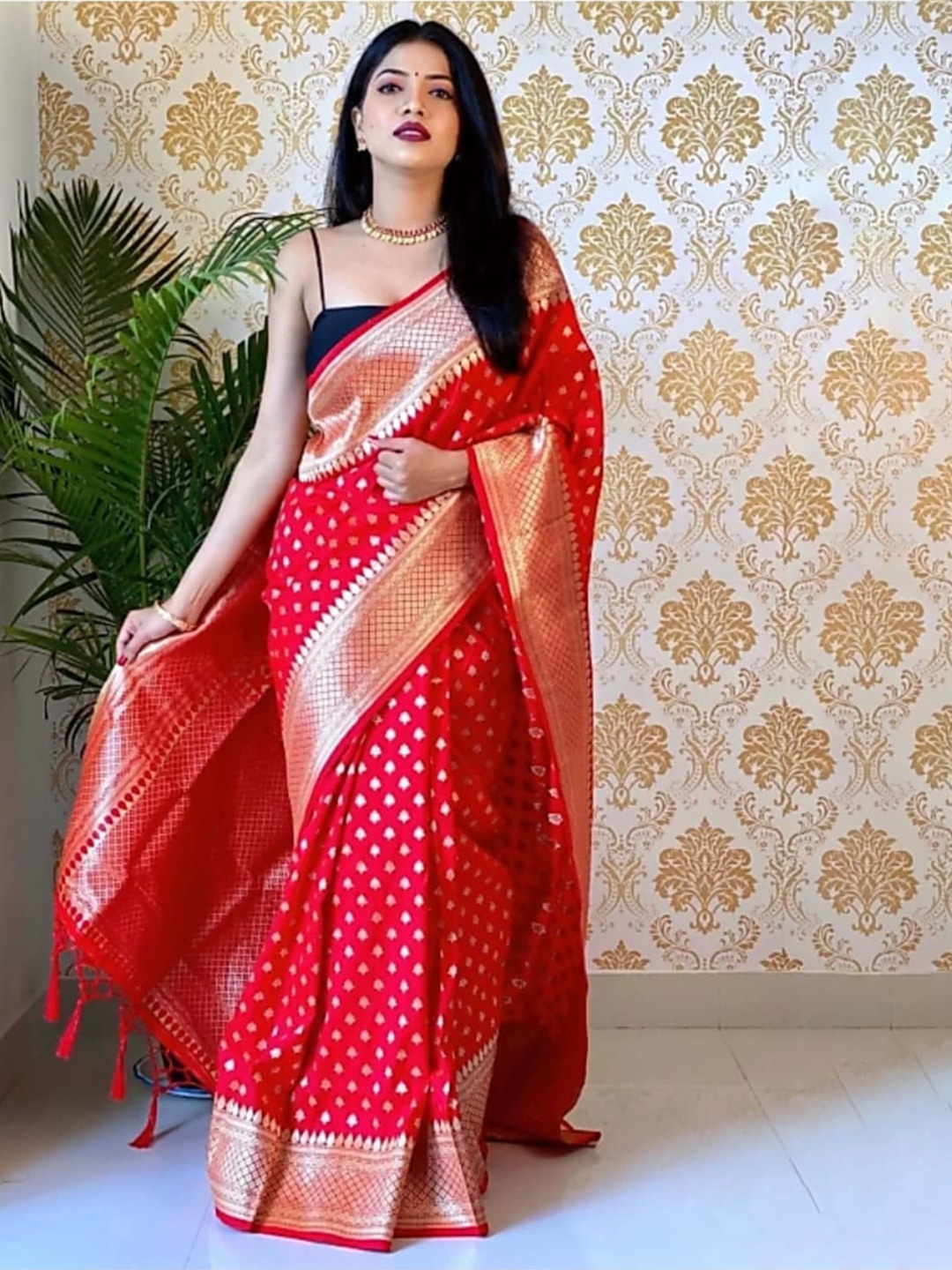 

MORLY Ethnic Motif Woven Design Zari Kanjeevaram Saree, Red