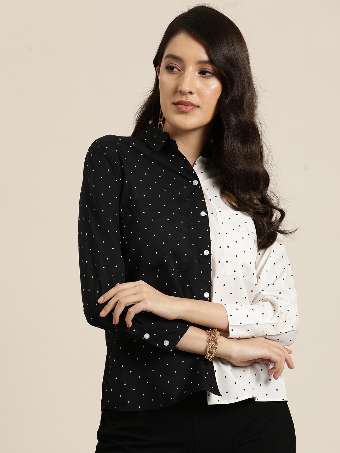 

Qurvii Women Comfort Colourblocked Printed Casual Shirt, Black