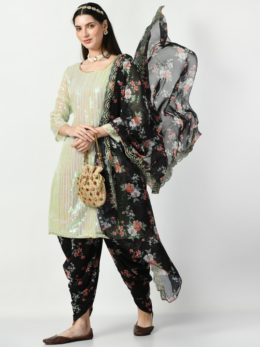 

Angroop Sequinned Embroidered Regular Kurta With Patiala & Dupatta, Sea green
