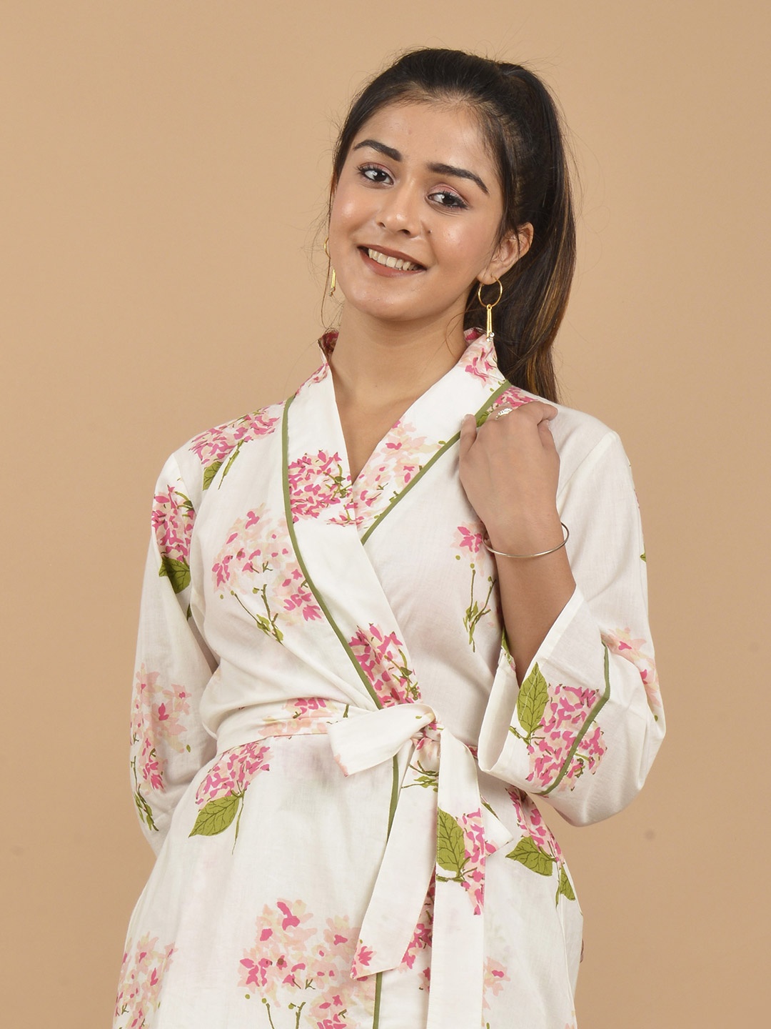 

PINKVILLE JAIPUR Floral Printed Pure Cotton Night suit, White