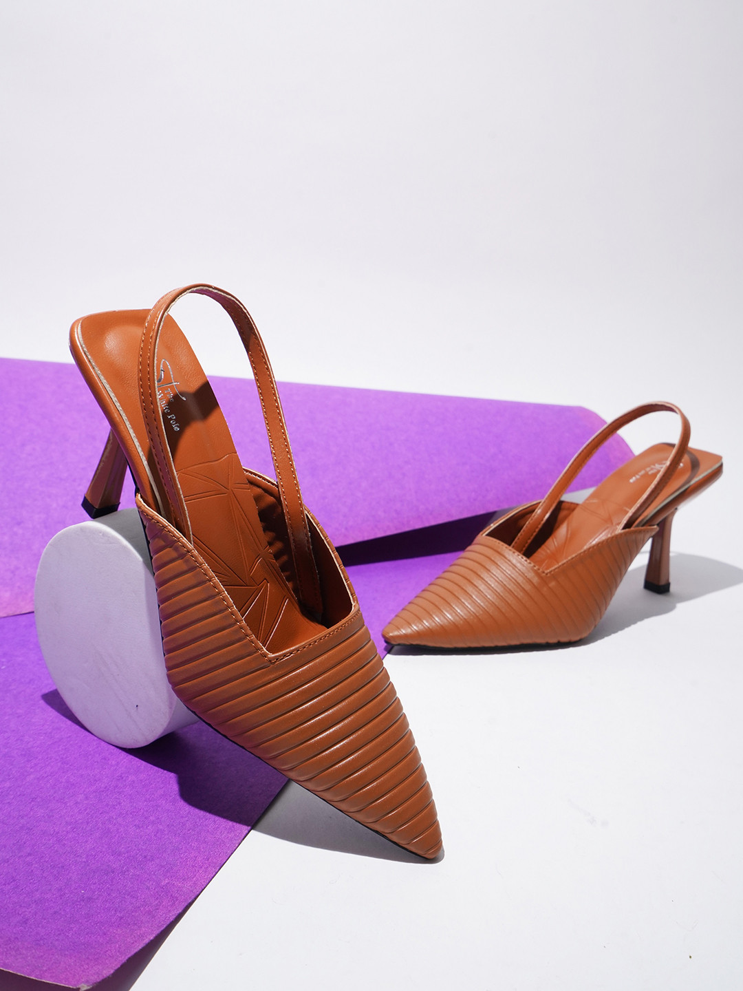 

THE WHITE POLE Textured Pointed Toe Slim Mules With Backstrap, Brown