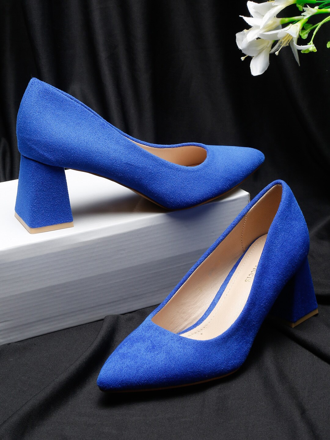 

Flat n Heels Suede Pumps Block Heels, Blue