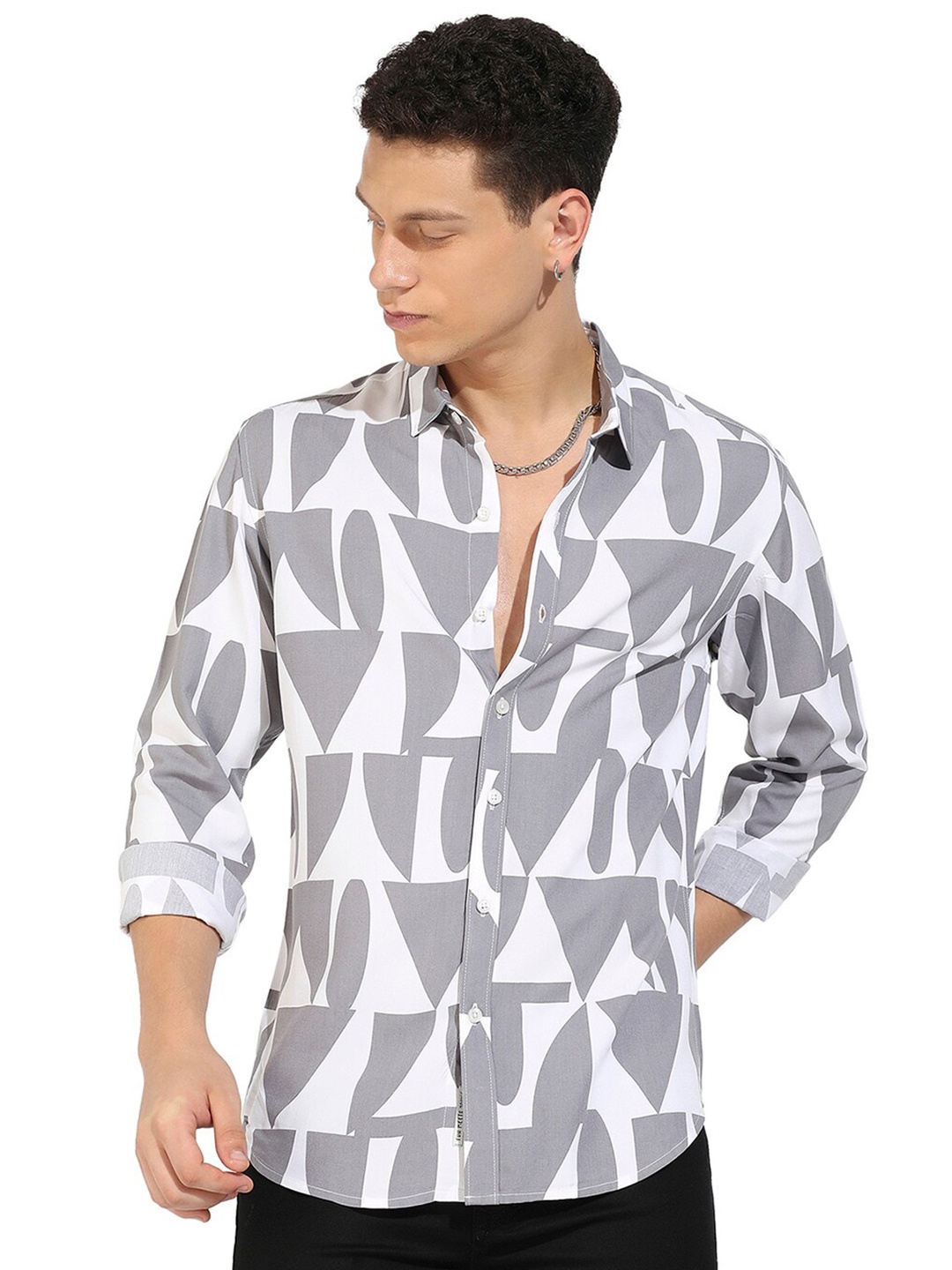 

Campus Sutra Grey & white Classic Geometric Printed Casual Shirt