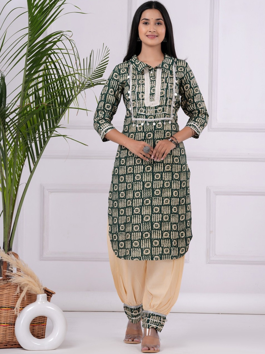 

UNISETS Ethnic Motifs Printed Thread Work Straight Kurta With Salwar & Dupatta, Green