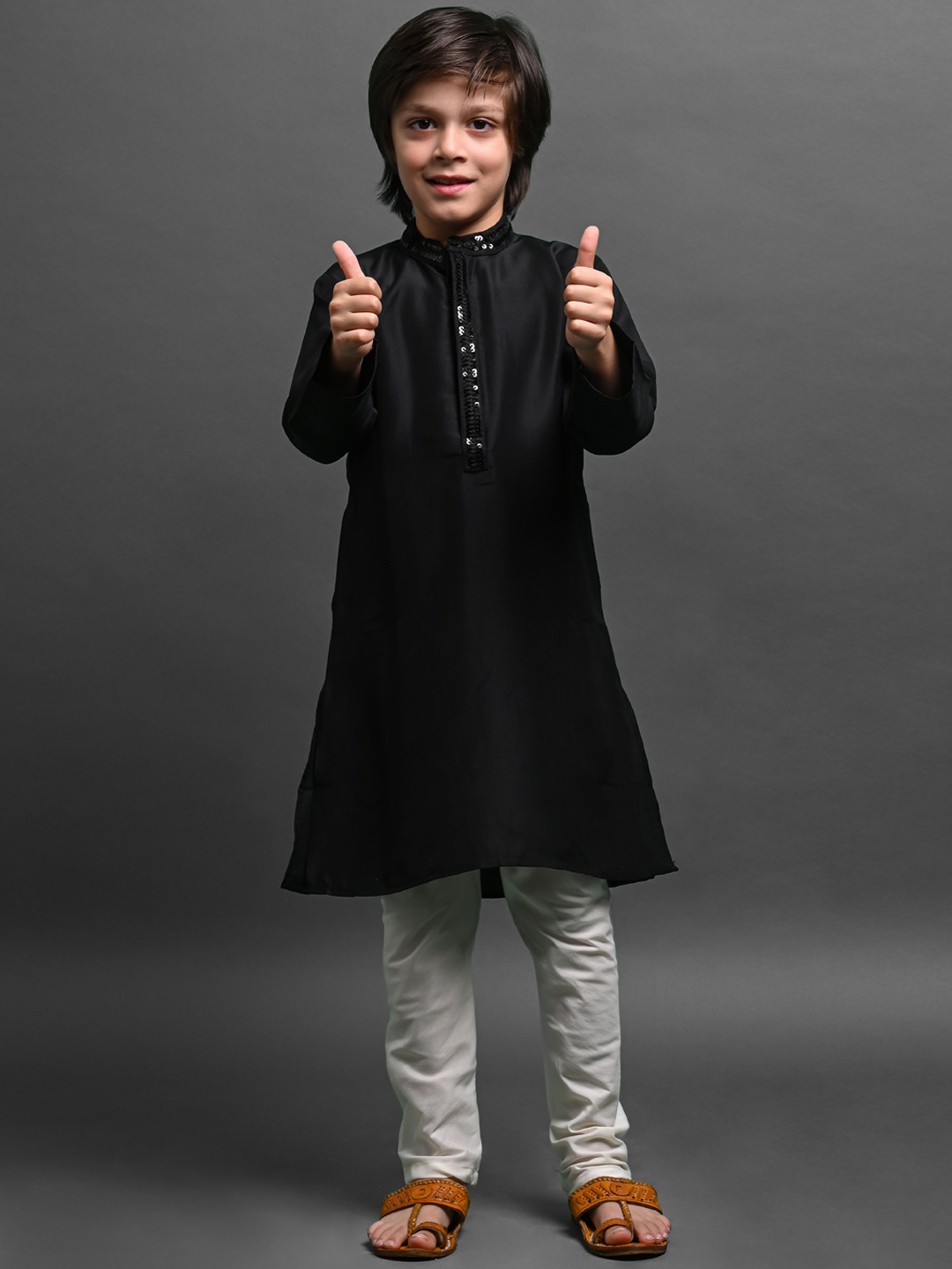 

VESHAM Boys Mandarin Collar Sequinned Kurta with Pyjamas, Black