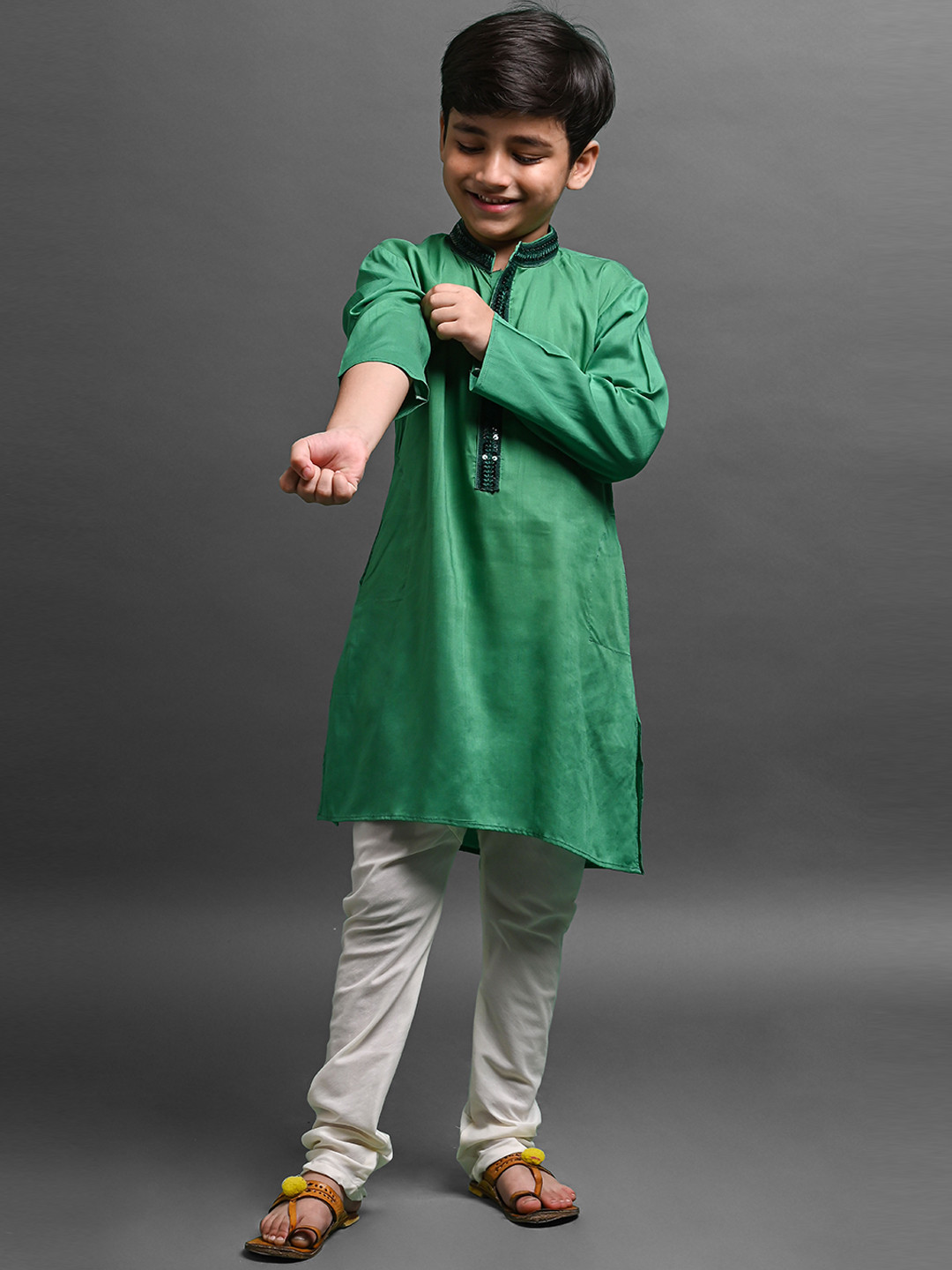

VESHAM Boys Sequinned Kurta With Pyjamas, Green