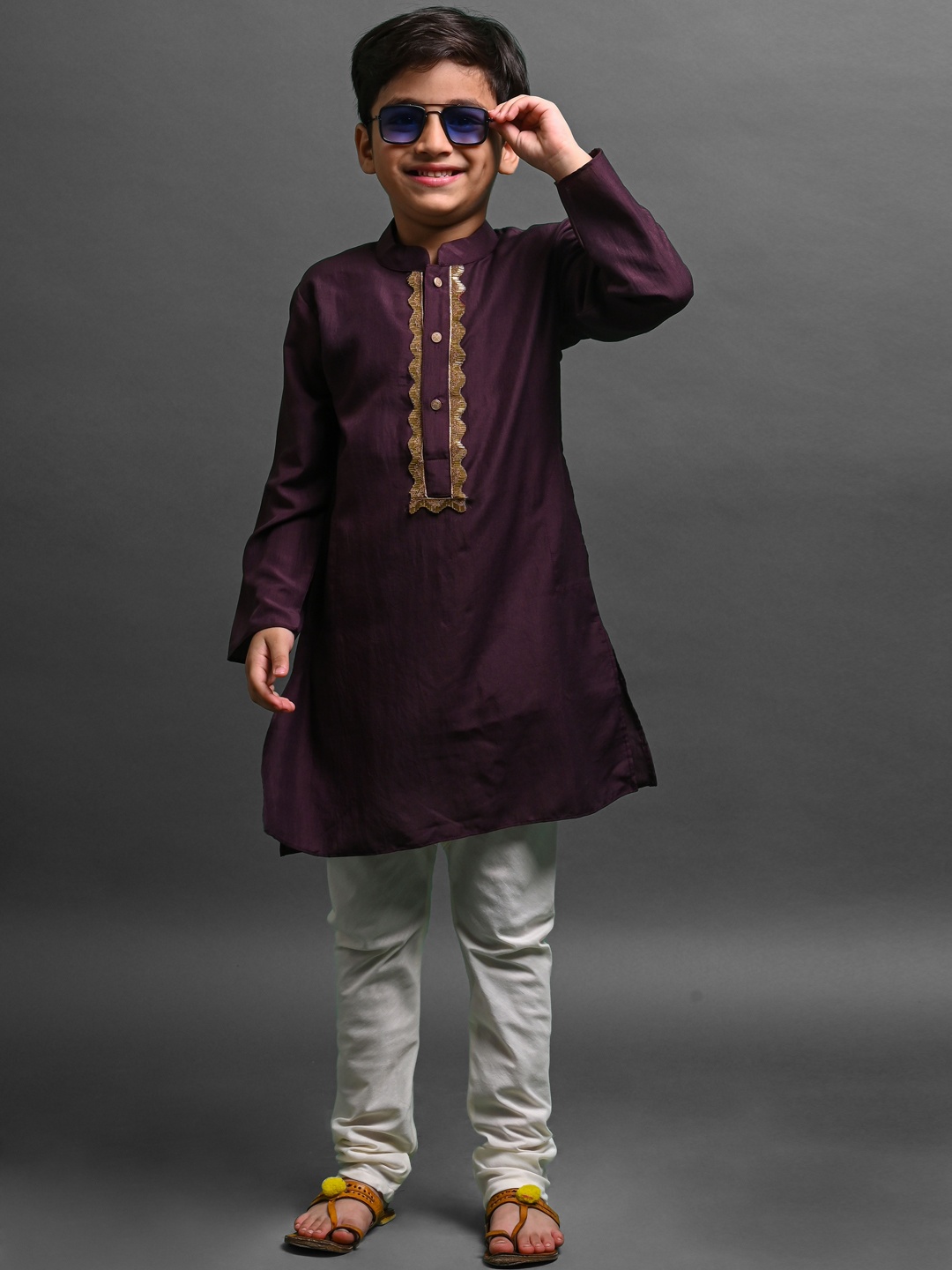 

VESHAM Boys Mandarin Collar Beads and Stones Kurta with Pyjamas, Purple