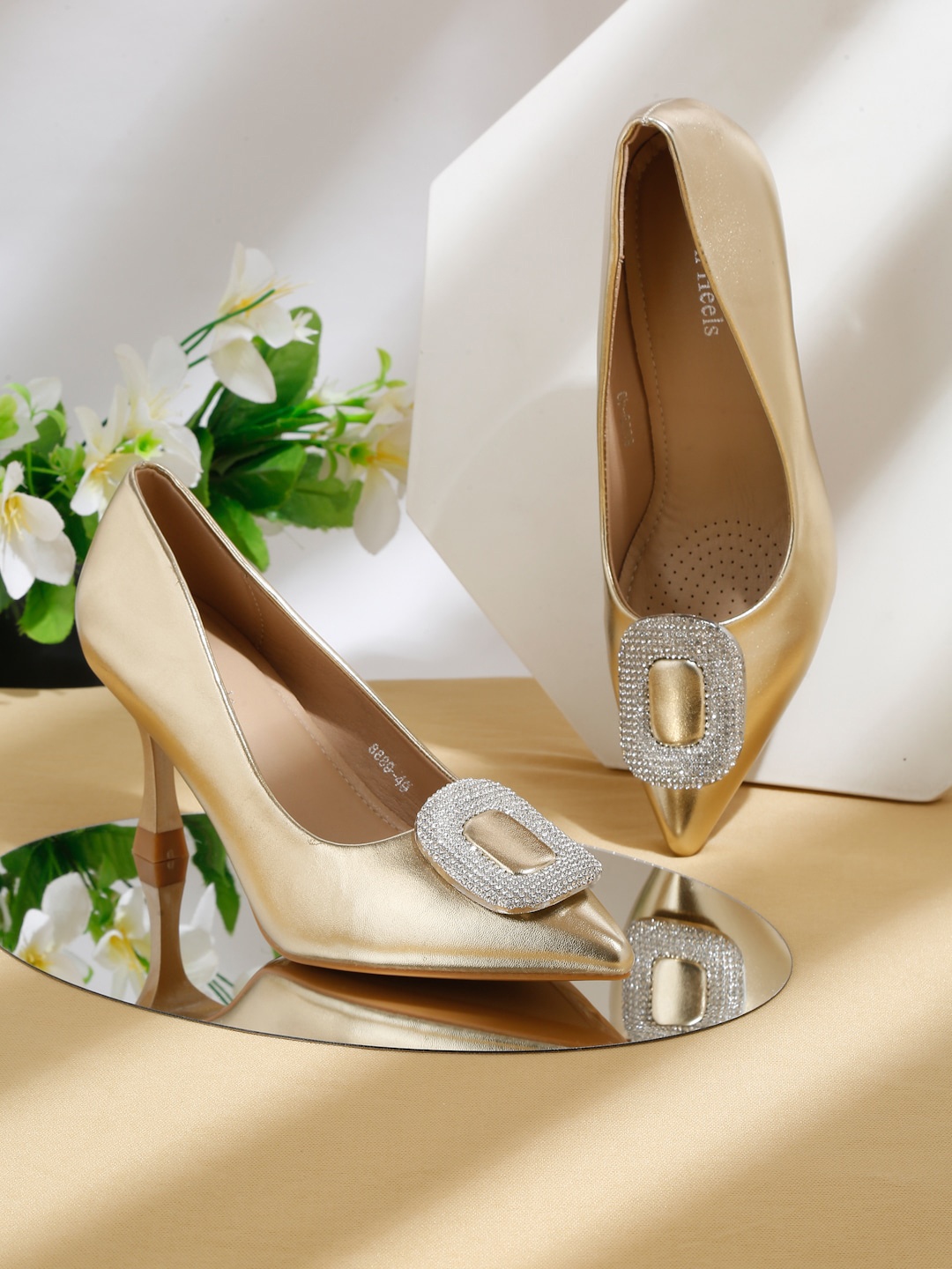

Flat n Heels Embellished Pointed Toe Kitten Pumps, Gold