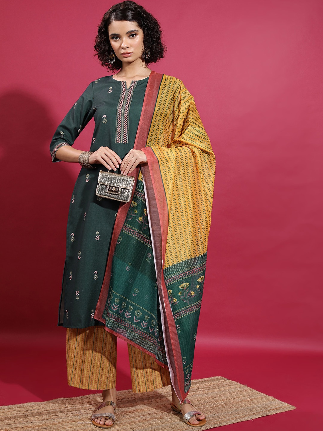 

Vishudh Floral Printed Straight Kurta & Palazzos With Dupatta, Green