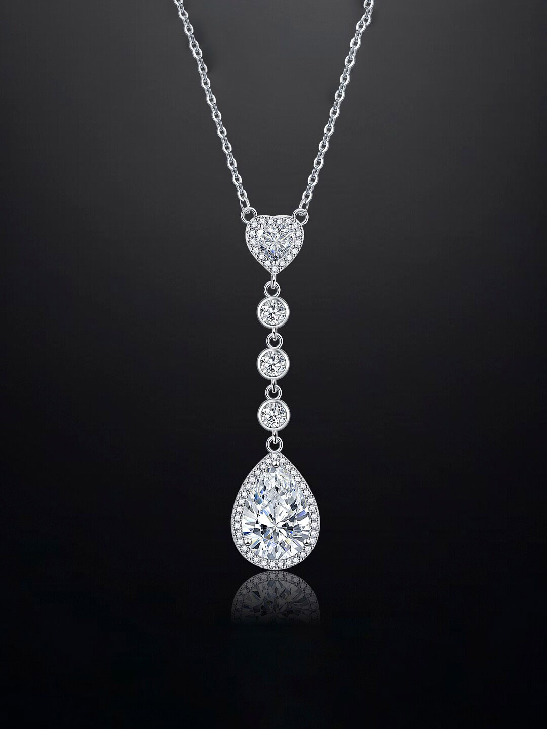 

Designs & You Silver-Toned & White Brass Silver-Plated Chain