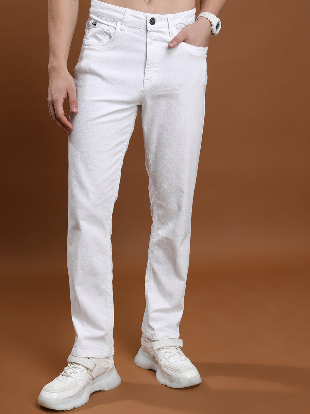 

HIGHLANDER Men White Relaxed Fit Mid-Rise Clean Look Stretchable Jeans