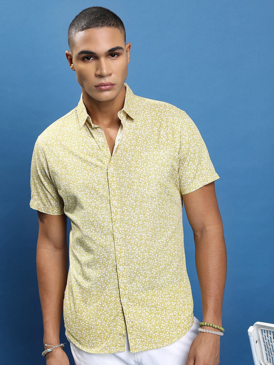 

HIGHLANDER Lime Green Slim Fit Floral Printed Cotton Casual Shirt