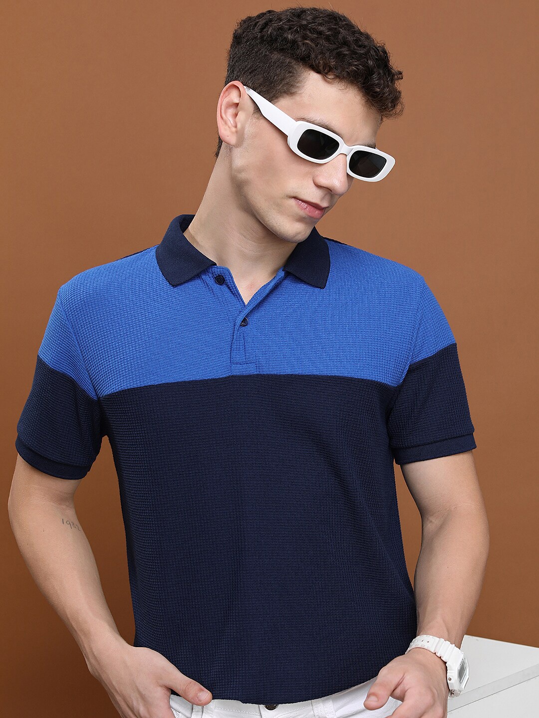 

HIGHLANDER Colourblocked Polo Collar Relaxed Fit Casual Popcorn Structured T-shirt, Navy blue