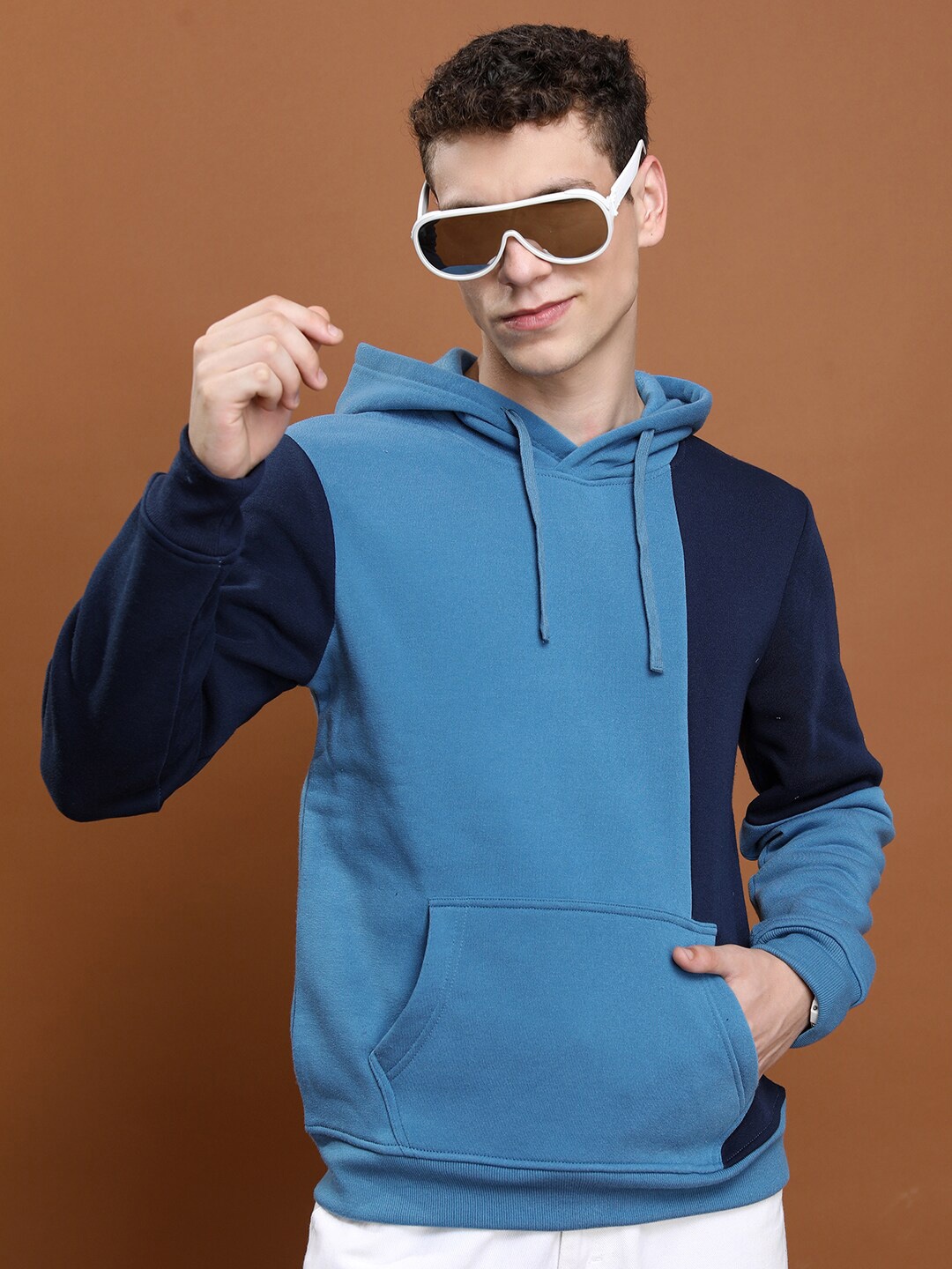 

HIGHLANDER Men Blue Colourblocked Hooded Pullover Sweatshirt