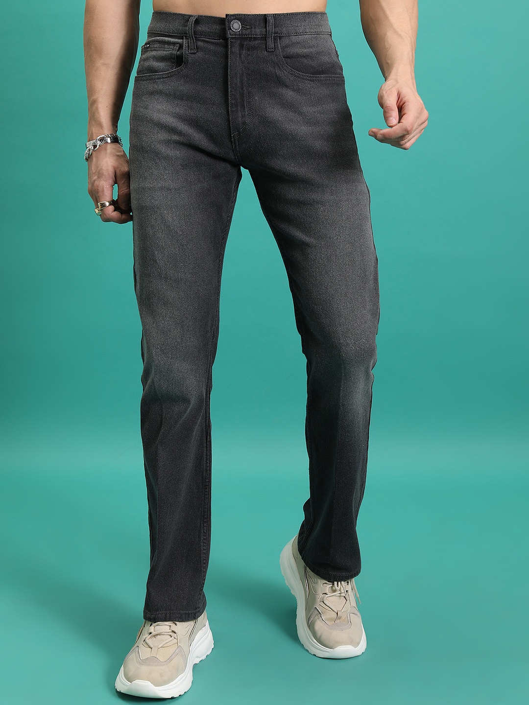 

HIGHLANDER Men Bootcut Clean Look Stretchable Jeans, Grey