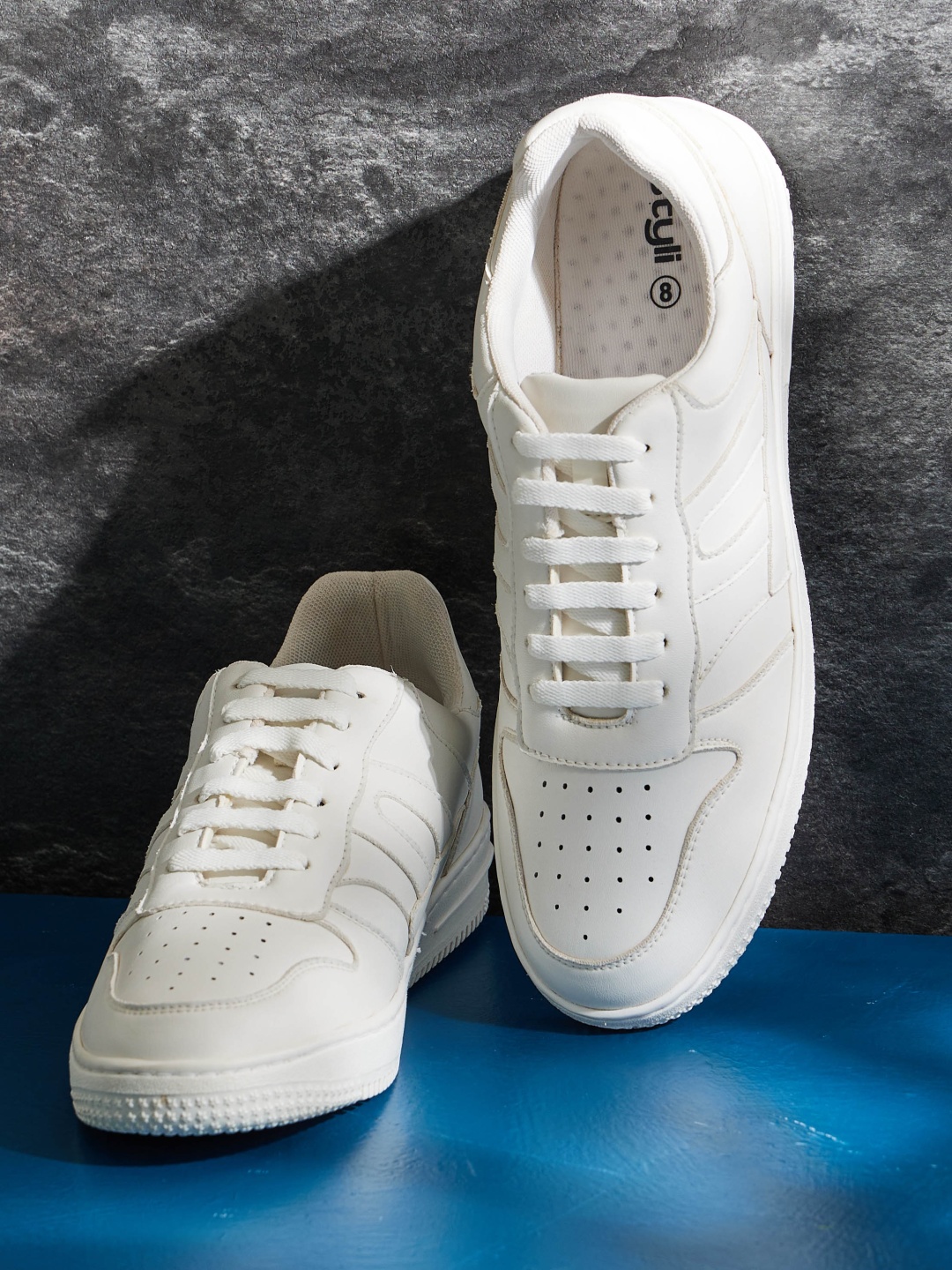 

Styli Men Perforations Comfort Insole Basics Sneakers, White