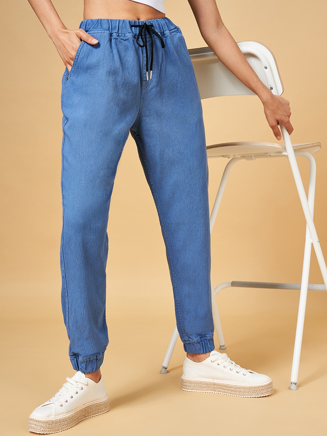 

YU by Pantaloons Women Relaxed Fit Clean Look Jeans, Blue