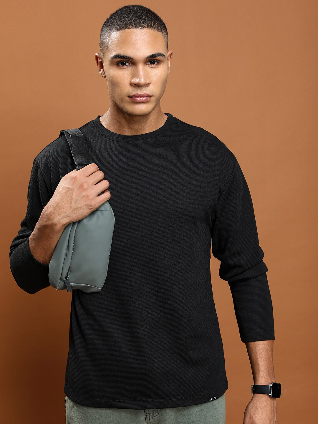 

KETCH Round Neck Drop-Shoulder Sleeves Popcorn Structured T-shirt, Black