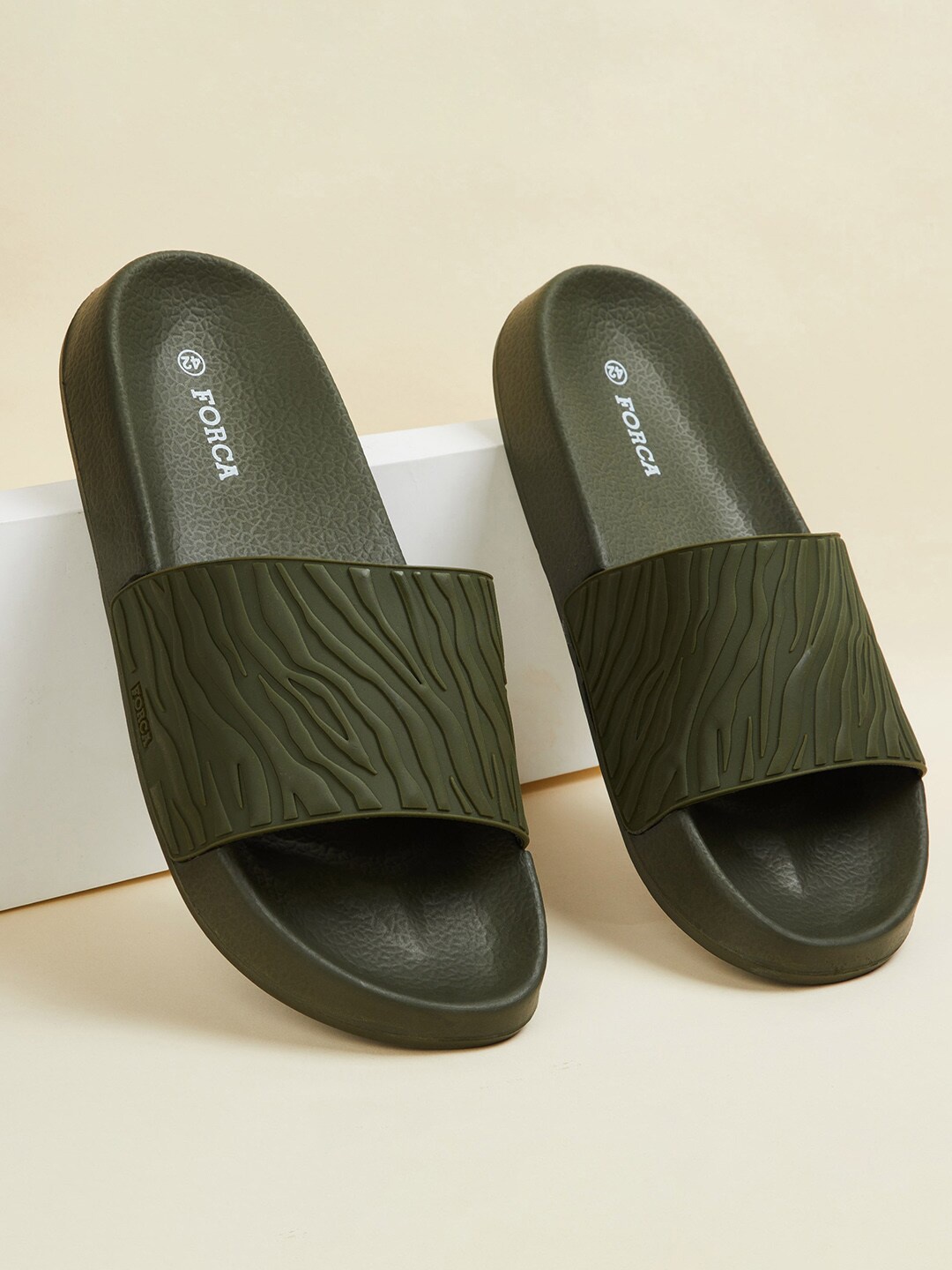 

Forca by Lifestyle Men Textured Sliders, Olive